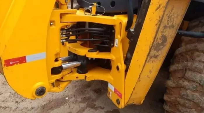 Retroescavadeira JCB 2016.