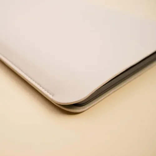 capa sleeve benfan bege para computador macbook 13" minimalista