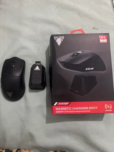 Mouse sem fio com base de carregamento