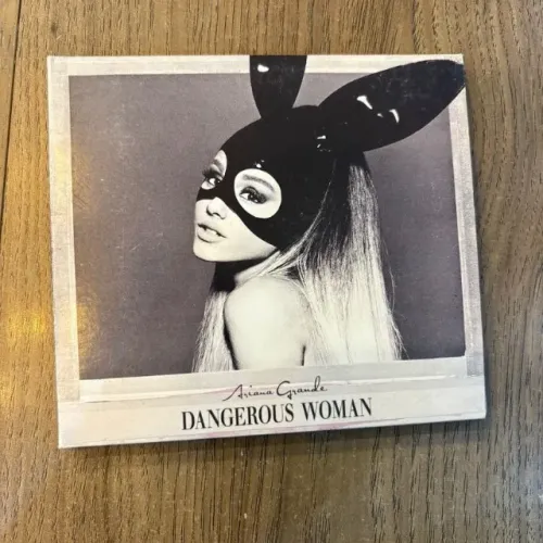 cd ariana grande dangerous woman deluxe (usado)