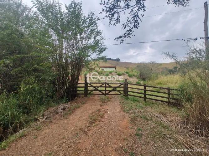 Sítio de 5.5 alqueires em Piracaia ao lado da rodovia, excelente localização