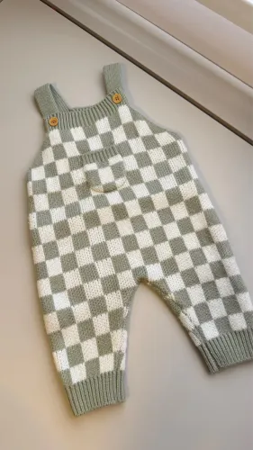 Macacão de tricô 3 a 6 meses