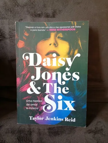 Livro - Daisy Jones & The Six