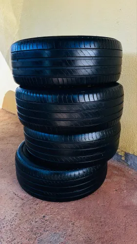 Pneu michelin 215 50 R17