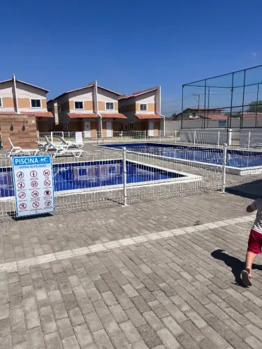 Casa para alugar condomínio 