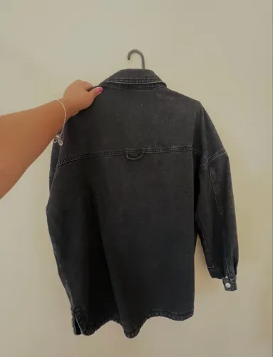 Jaqueta oversized preta M, nunca usada.