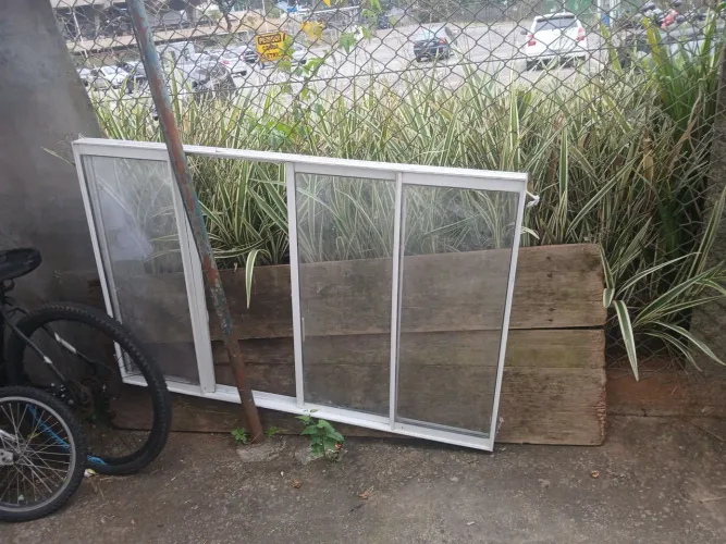 janela aluminio branco. 1M.50 por 1.00 M.