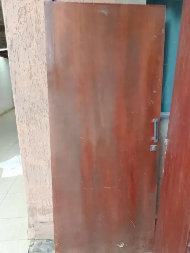  2 Portas de correr com trilho . Portas está boa 