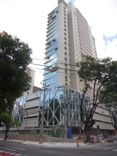 Sala no Manhattan Square Garden, 32,75m², wc, 01 vaga, aceita financiamento., Conforto e s