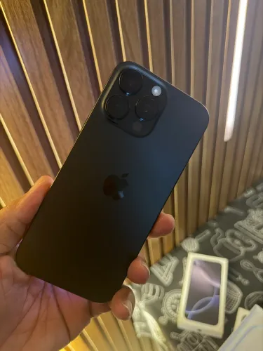 iPhone 16 Pro Max 256GB - Black Titanium