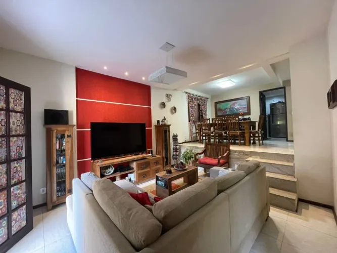 Casa à venda 4 Quartos, 1 Suite, 1 Vaga, 462M², Cascatinha, Petrópolis - RJ