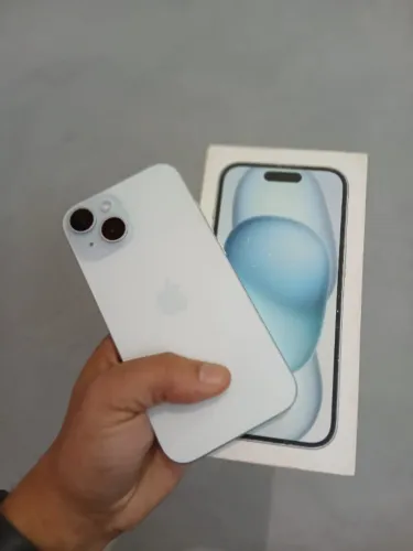 IPHONE 15 128GB - Azul com 87% de bateria.