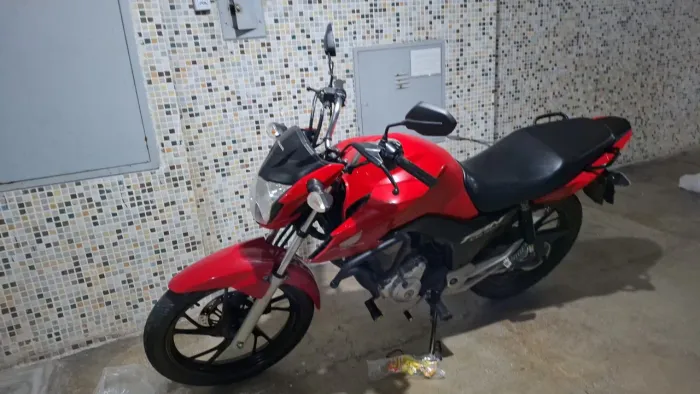 ALUGO MOTO FAN ANO 2024!!! SUPER CONSERVADA!!!!! DISPONÍVEL!!!!