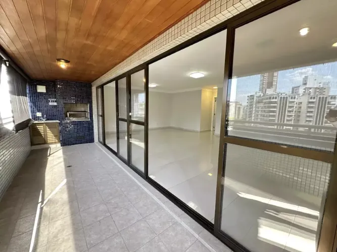 Apartamento com 4 quatos e piscina para alugar no Boqueirao em Santos