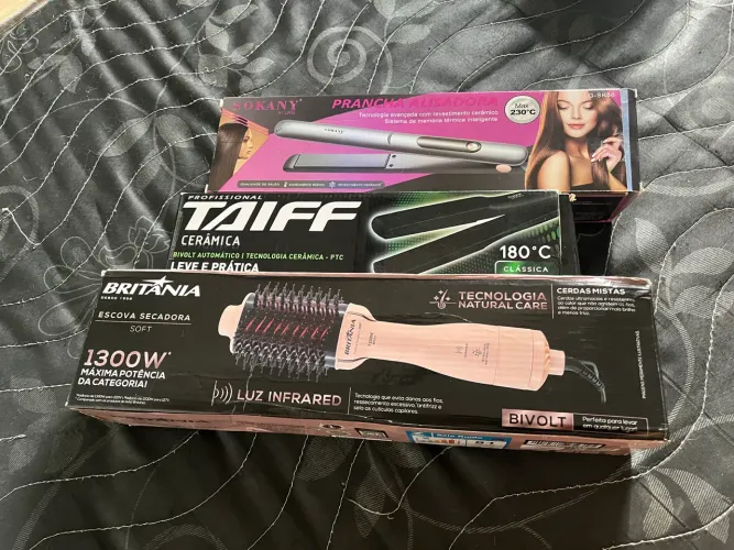 Vendo 1 Escova secadora e 2 chapinha