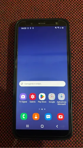 Celular Samsung Galaxy J6. 200$