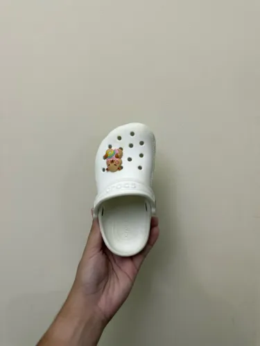 Crocs infantil na cor branca original (tamanho 8)