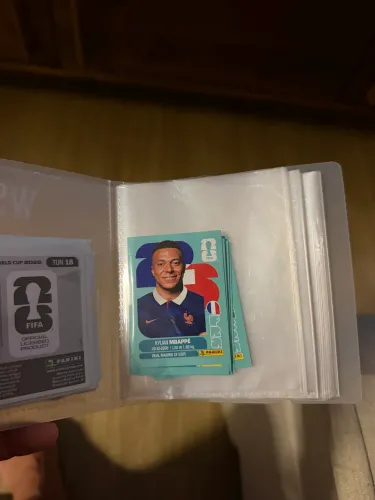 Figurinha kylian Mbappe novíssima 