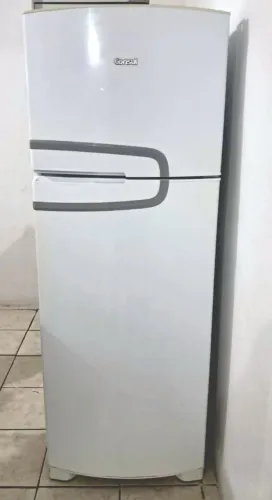 Geladeira Consul CRM39AB (modelo Duplex Frost Free de 340 Litros na cor branca) 