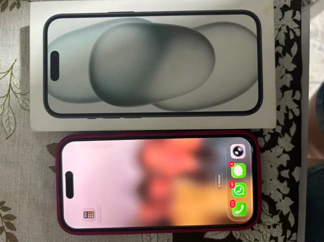iPhone 15 256GB