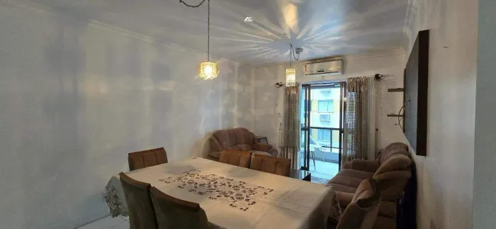 Apartamento com 2 Quartos (1 Suíte), 1 Vaga de Garagem Prviativa e Sacada com Churrasqueir
