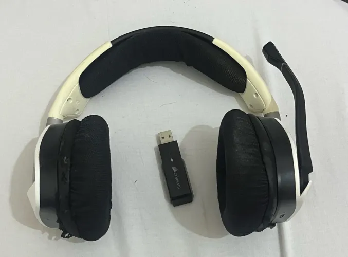 Headset Gamer Corsair Void Elite Wireless RGB 7.1 Branco