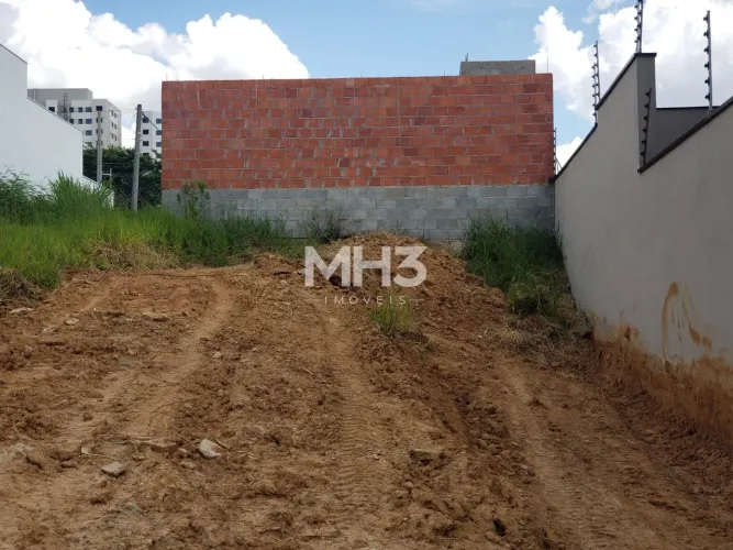 OPORTUNIDADE TERRENO DE 200m² NA FRENTE DA PORTARIA ALTOS DO IBIRAPUERA E AO LADO PORTÃO D
