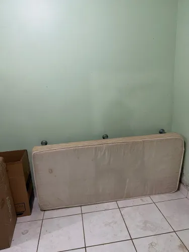 Box de solteiro - doação - não entrego - retirar com urgência