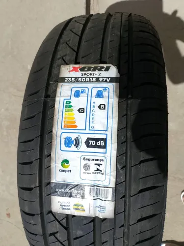 Pneu 235/50R18 97V