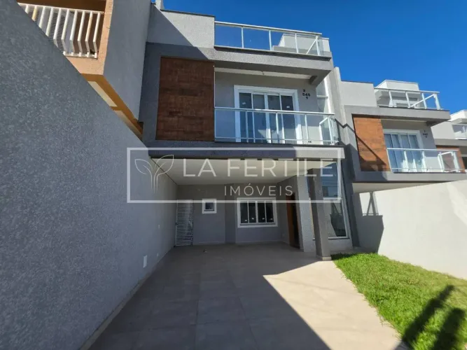 Sobrado com 3 Quartos, 1 Suíte, 138M², à Venda por R$ 910.000,00 - Capão Raso, Curitiba (P