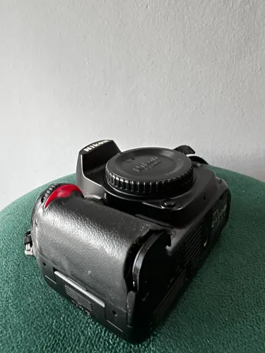 CÂMERA NIKON D-7000
