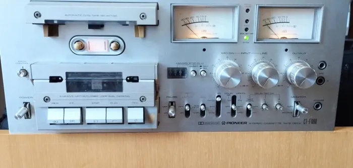 Tape deck Pioneer CT - F100