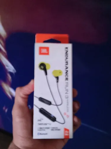 Fones JBL Endurance Run 3 Sem Fio na Cor Preta