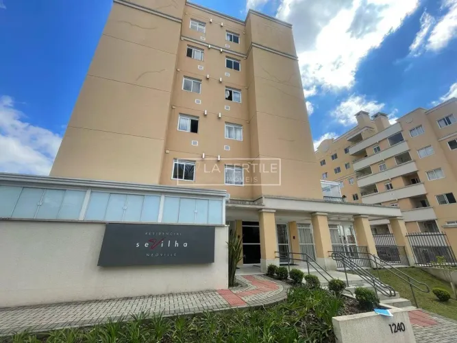 Apartamento com 2 Dormitórios, 52.7 m², aluguel de R$ 2.600 + Taxas - Capão Raso, Curitiba