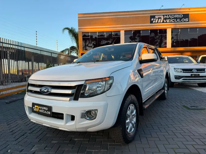 Ford Ranger XLS 2.5 16V 4X2 CD Flex 2014