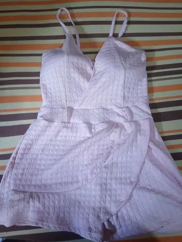 LOTE DE ROUPA FEMININA 10 peças