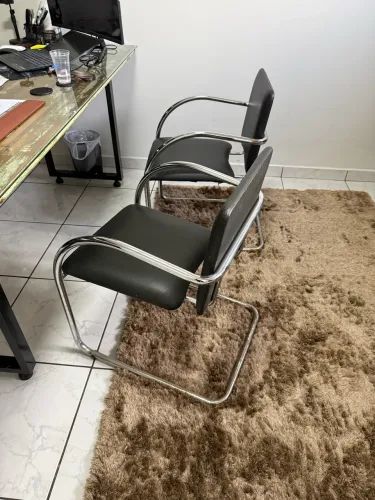 Cadeiras duas cadeiras escritório cliente