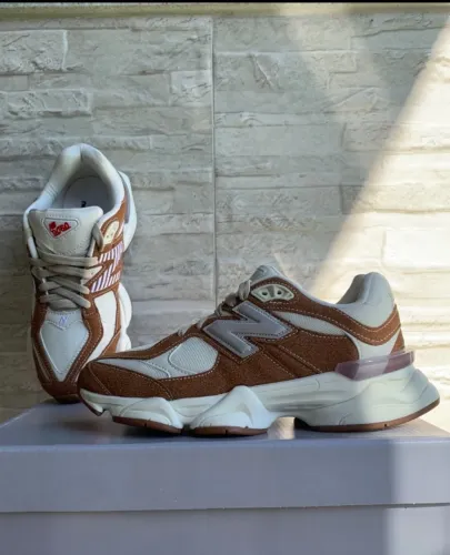 Tênis New Balance 9060 marrom caramelo