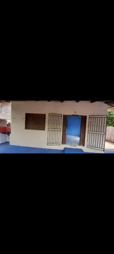 Alugo casa padrão *