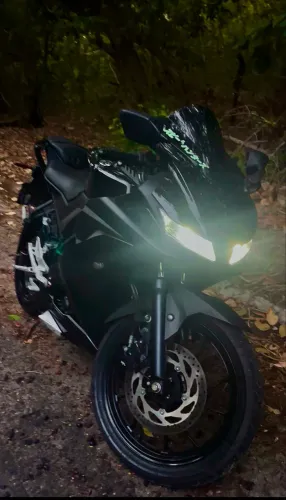 R15 YZF - 2025