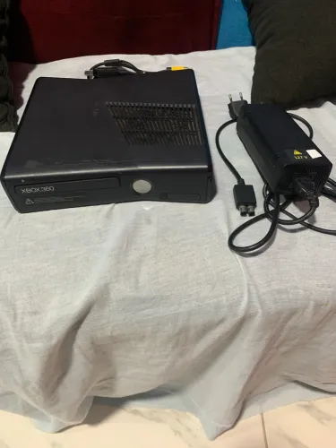 Xbox 360 slim com defeito,luz vermelha erro 0023 pode ser só um fusível 