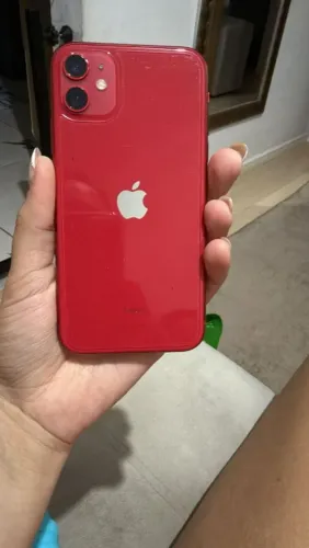 Iphone 11 - Vermelho - 64gb de memória - Face Id funcionando - Com pequenos detalhes