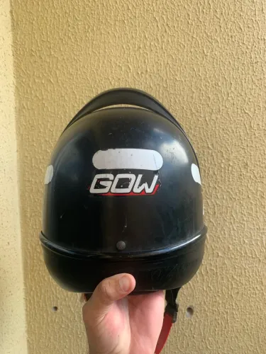 Capacete quebrado galho
