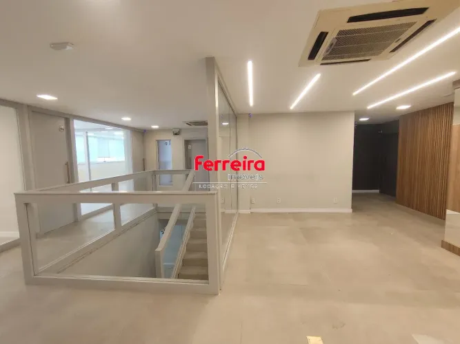 Edifício Comercial para Aluguel no Bairro Floresta com 310 m² de Área Útil