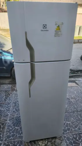 Geladeira Electrolux 220volts 360l funcionando perfeitamente ( entrego )