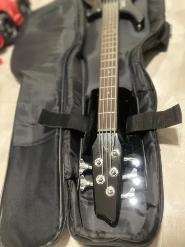 Baixo Strinberg Com caixa amplificada e capa RockBag original kit completo