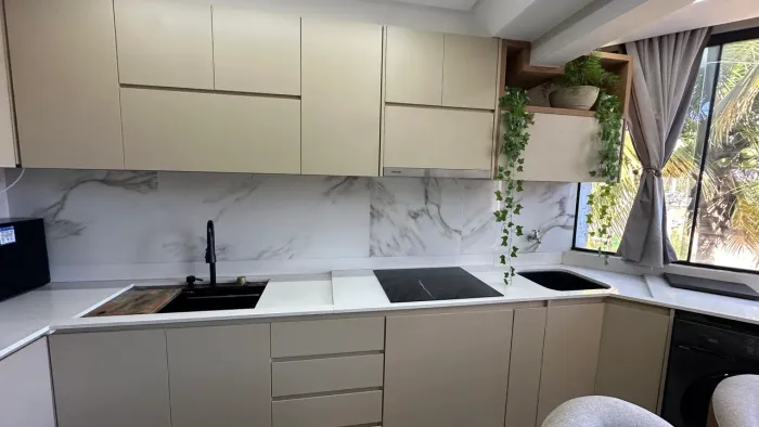 Lindo Apartamento Vazado e Todo Reformado no Lúcio Costa - Entrar e Morar!