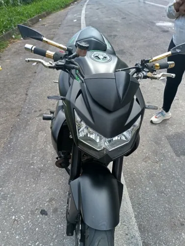 Vende-se moto.