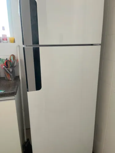 Geladeira FROST FREE - 2.100,00