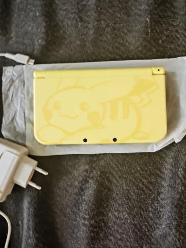 New Nintendo 3DS XL Pokémon Amarelo Pikachu Desbloqueado